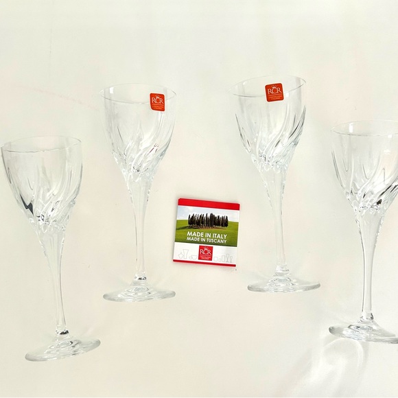 2 set of 2 glass wine glasses ( Total 4) - Picture 2 of 5